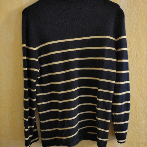 Soo soft Cashmere Wool turtle neck - Picture 2 of 3